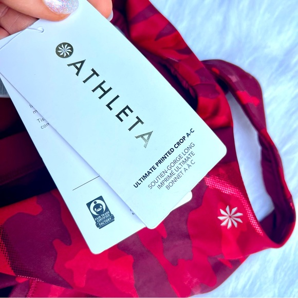 Athleta SupersonicšRed CamoĀ UltimateĀ Printed Crop Top Sports Bra NWT Small A-C - Picture 9 of 10